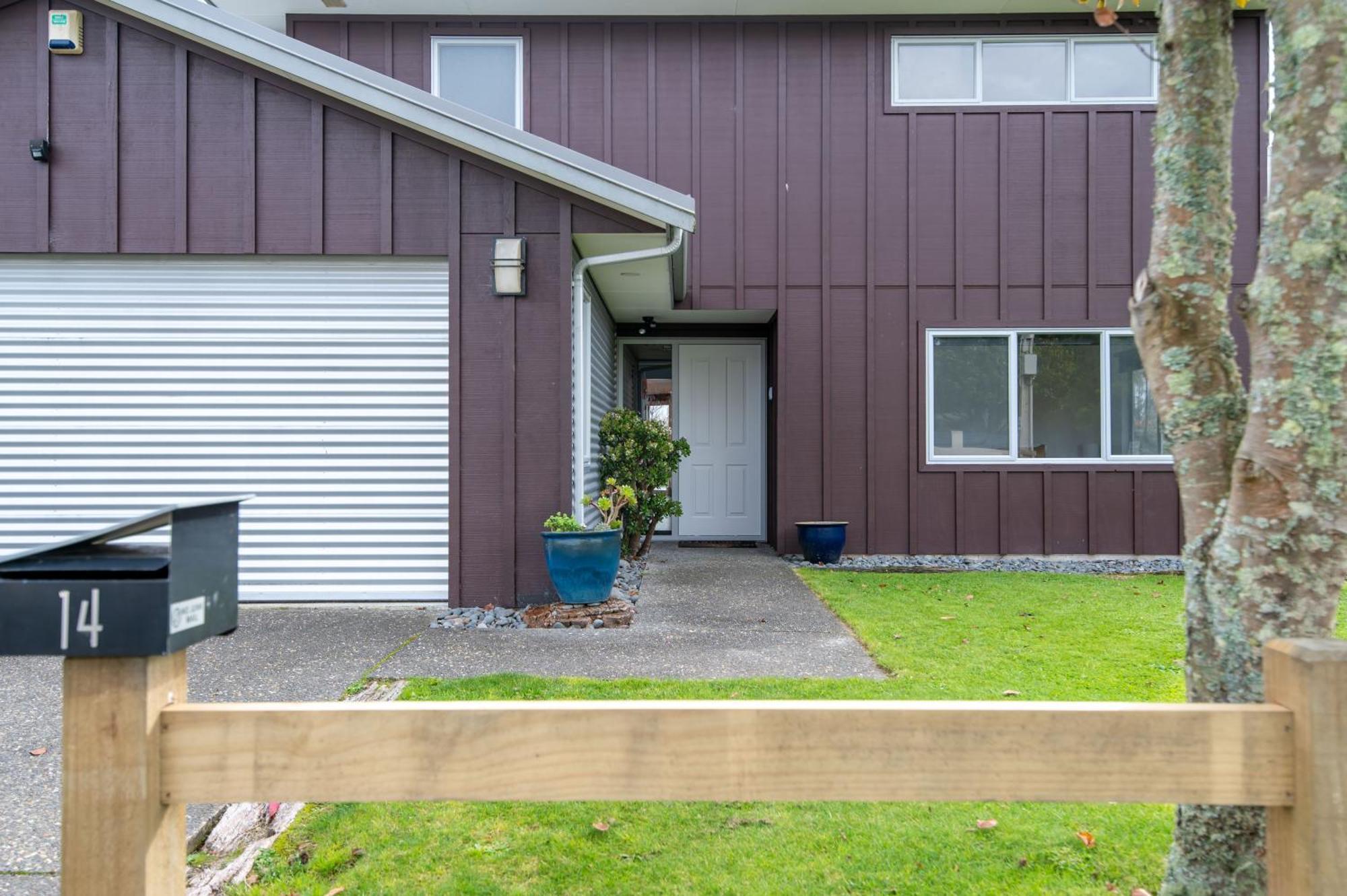Zodiac Bay Lake Retreat Rotorua Exterior photo