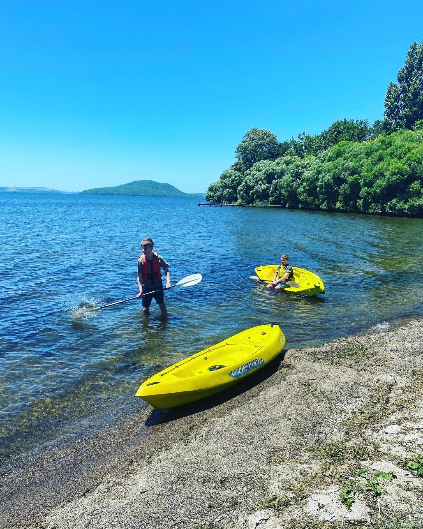 Zodiac Bay Lake Retreat Rotorua Exterior photo