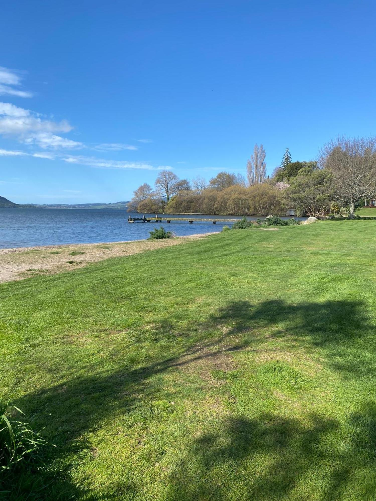 Zodiac Bay Lake Retreat Rotorua Exterior photo